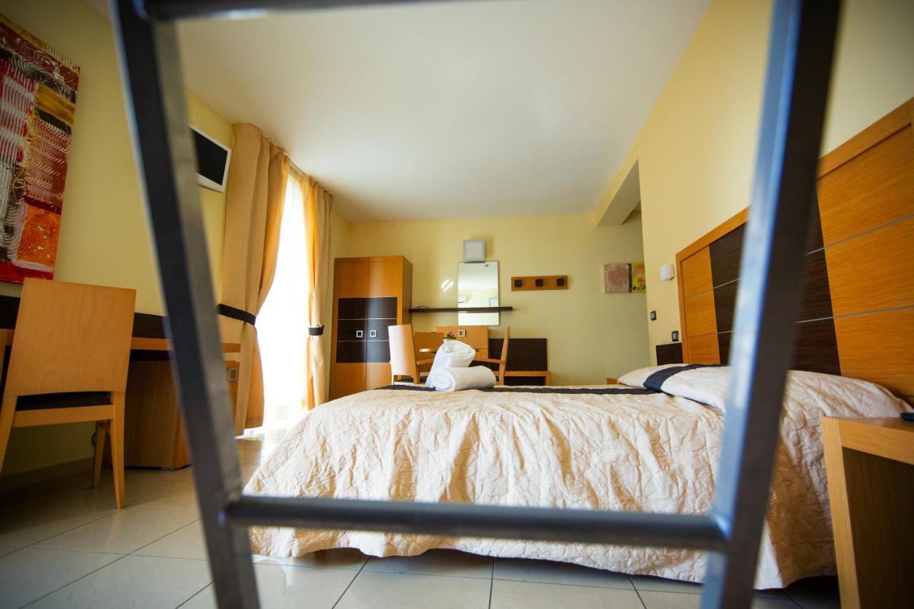 Ticho'S Greenblu Hotel Castellaneta Marina Esterno foto