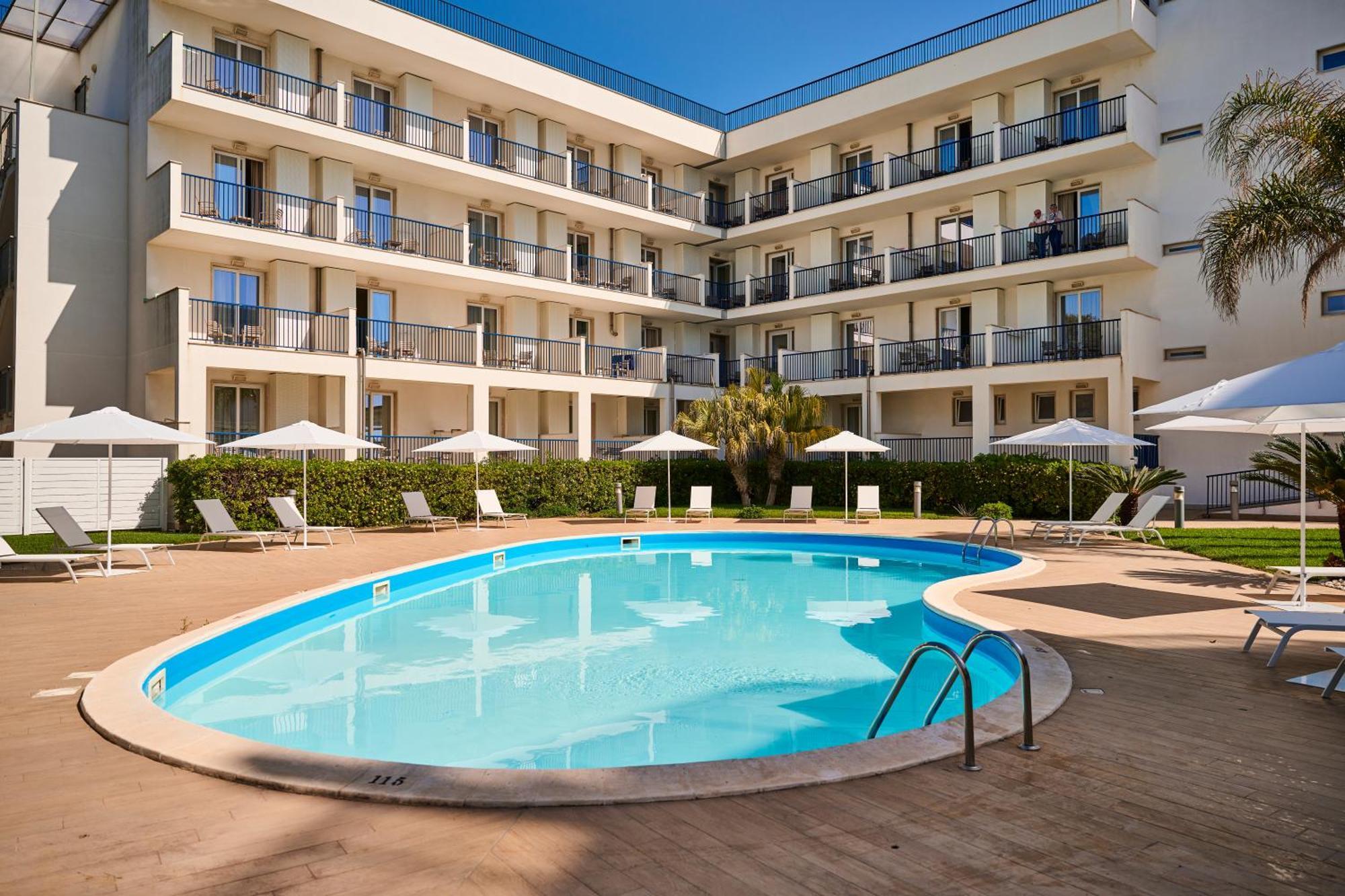 Ticho'S Greenblu Hotel Castellaneta Marina Esterno foto