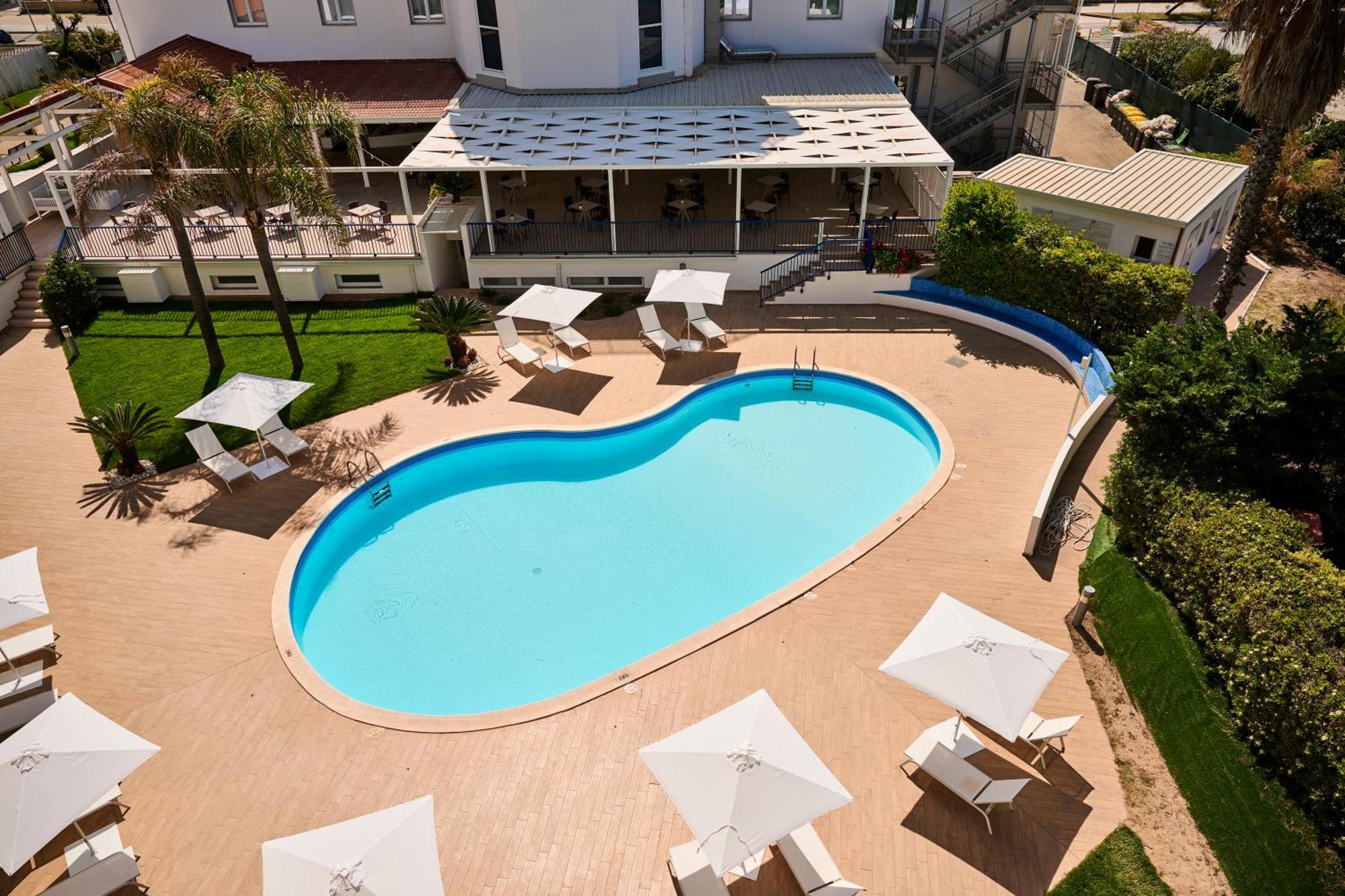 Ticho'S Greenblu Hotel Castellaneta Marina Esterno foto