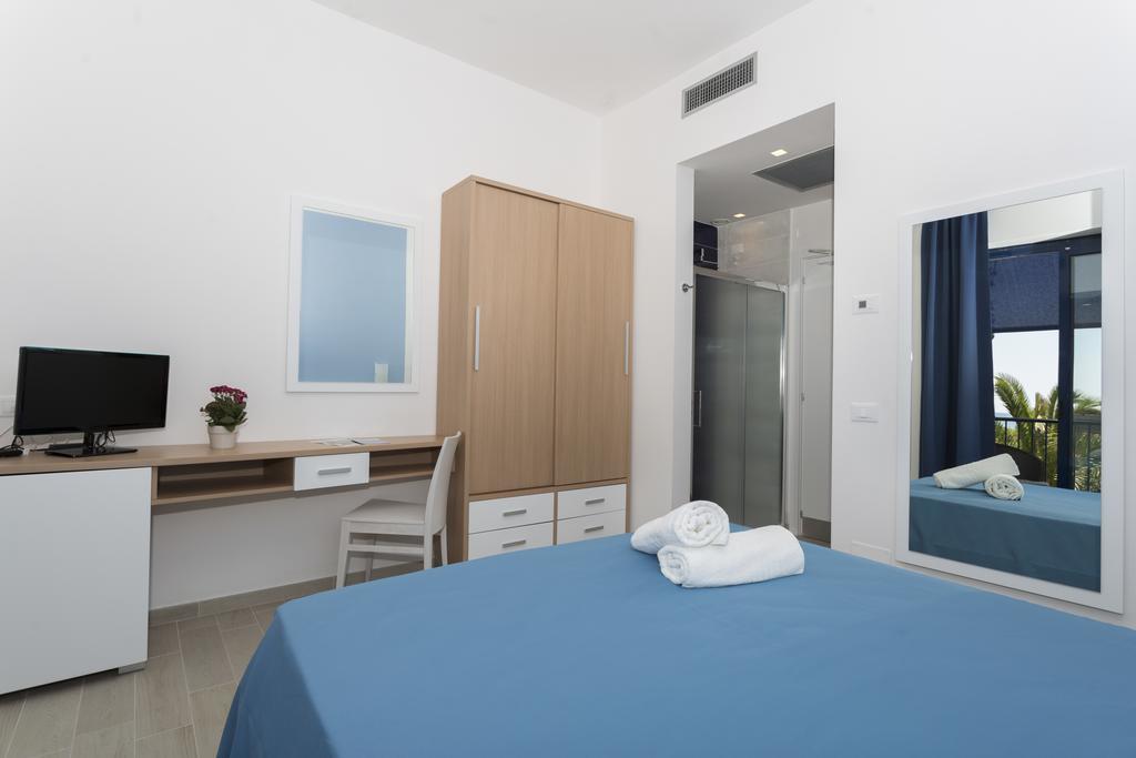 Ticho'S Greenblu Hotel Castellaneta Marina Esterno foto