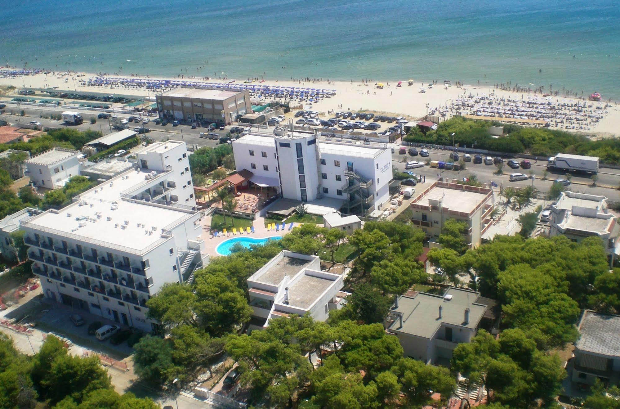Ticho'S Greenblu Hotel Castellaneta Marina Esterno foto